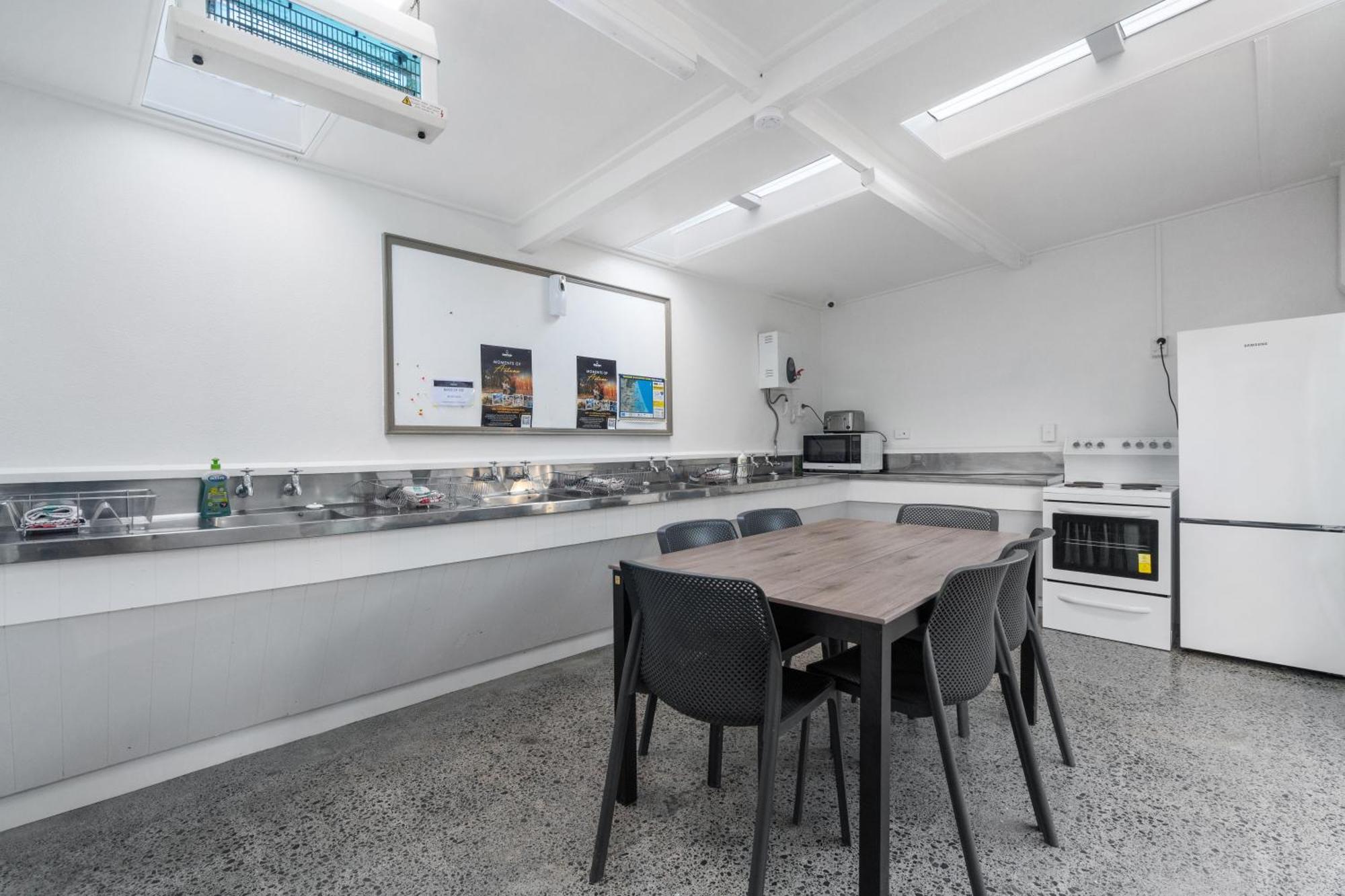 Tasman Holiday Parks - Waihi Beach 외부 사진 The kitchen at the University of Canterbury's Ivon Watkins Smith Hall