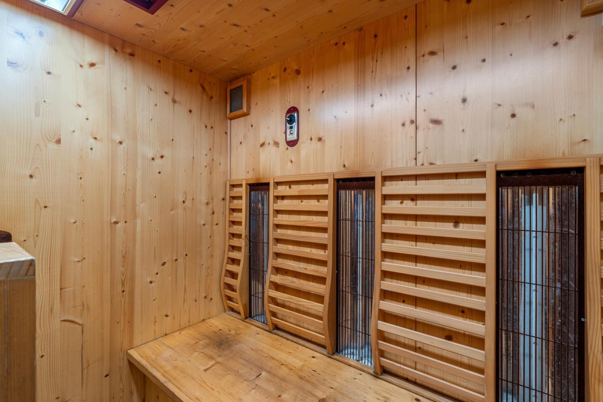 Tasman Holiday Parks - Waihi Beach 외부 사진 A modern dry sauna