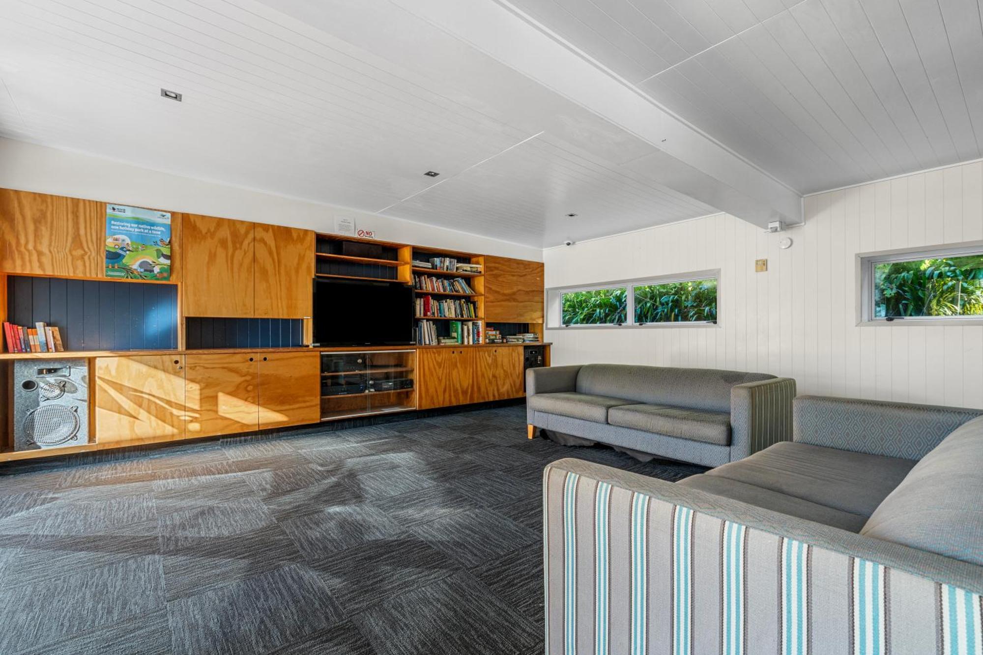 Tasman Holiday Parks - Waihi Beach 외부 사진 Interior of the house