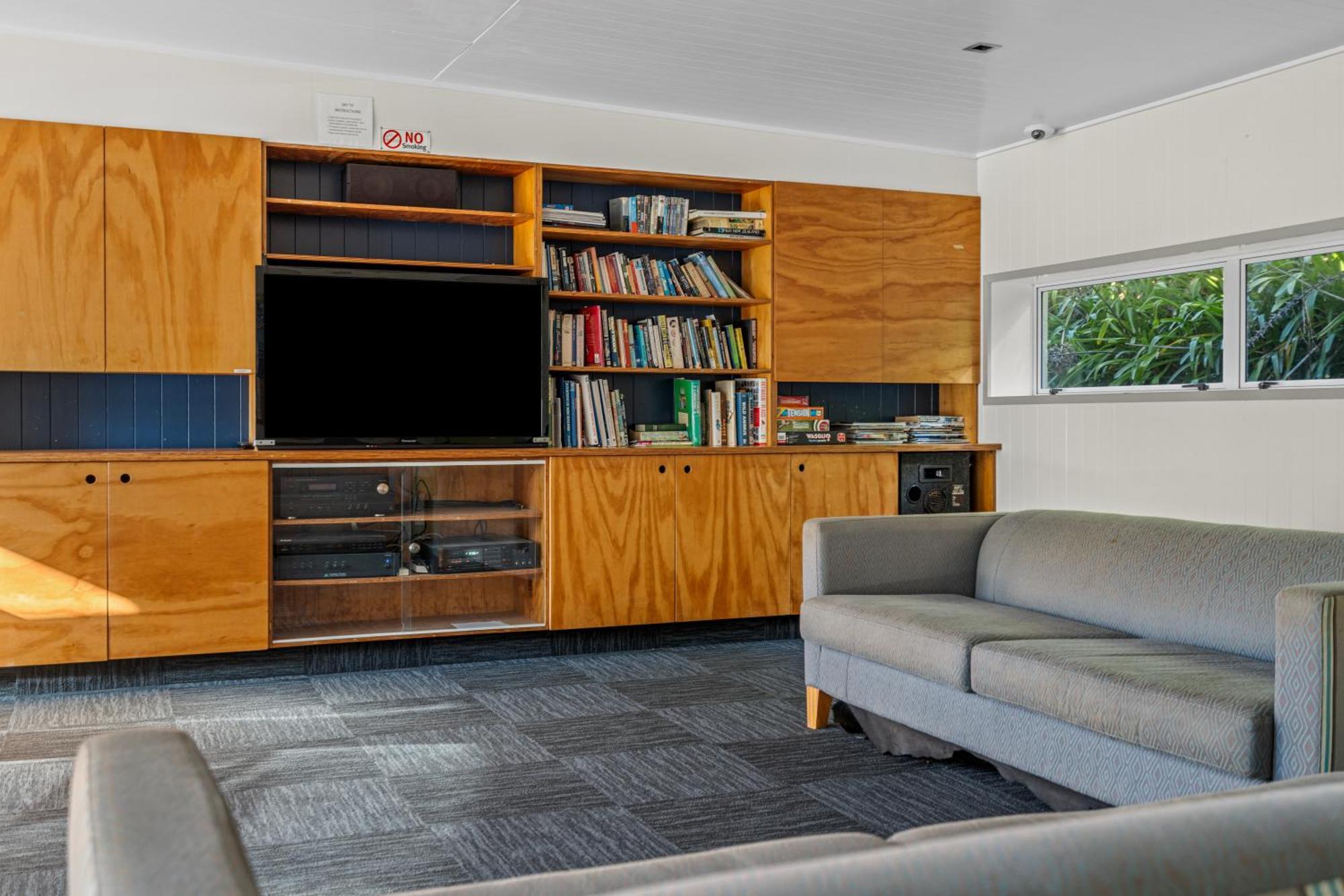Tasman Holiday Parks - Waihi Beach 외부 사진 The interior of the house