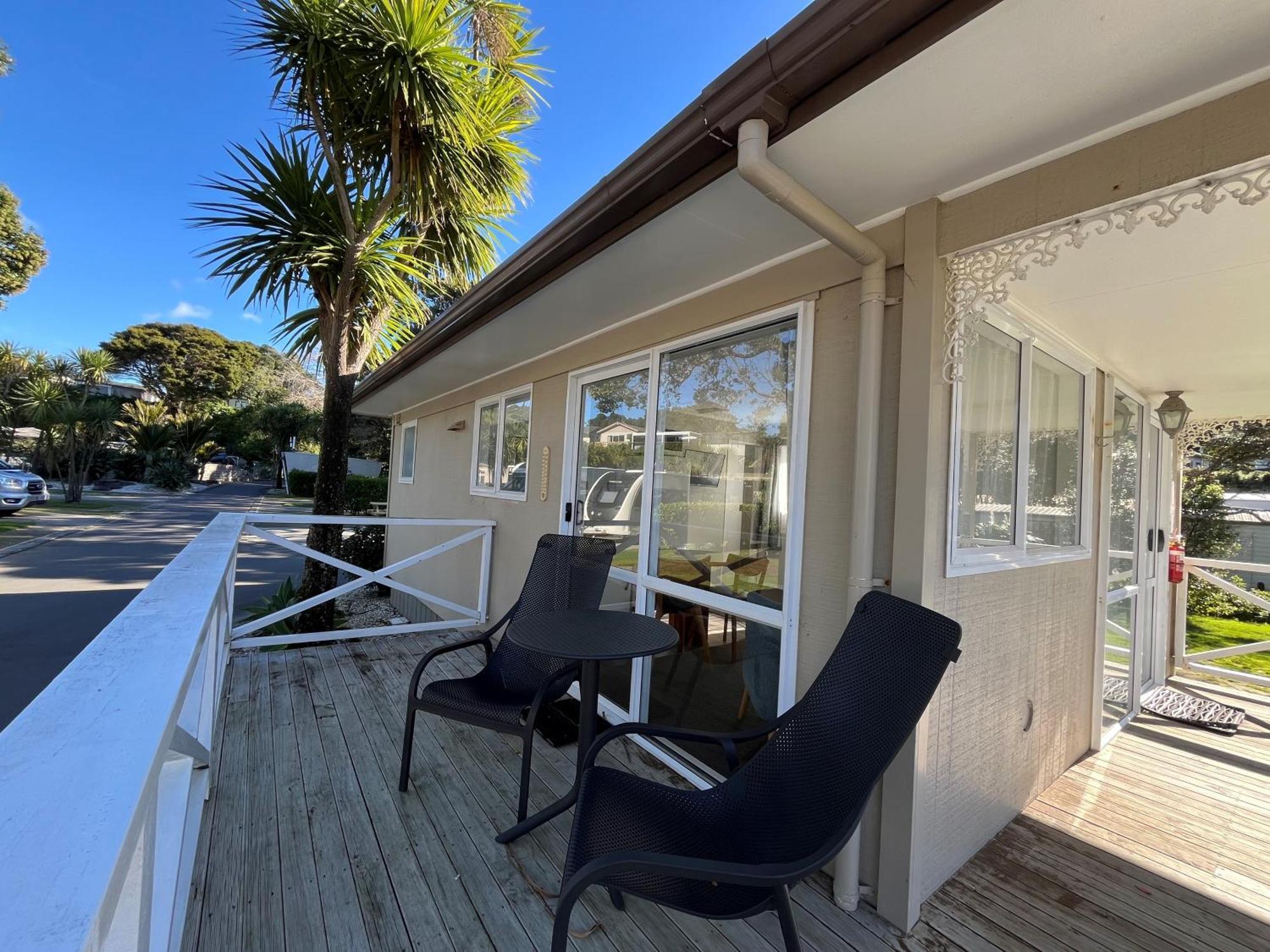 Tasman Holiday Parks - Waihi Beach 외부 사진 Motel exterior